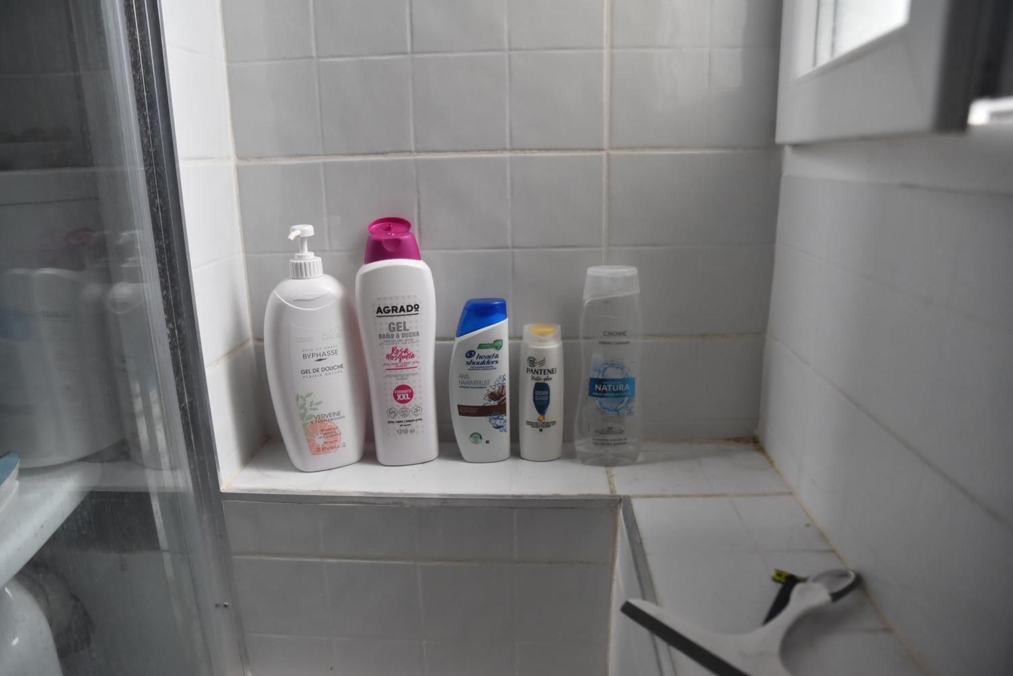 Grosses Modernes Zimmer "Silber" Fuer 2 Personen Und Katzenliebhaber Valencia Bagian luar foto