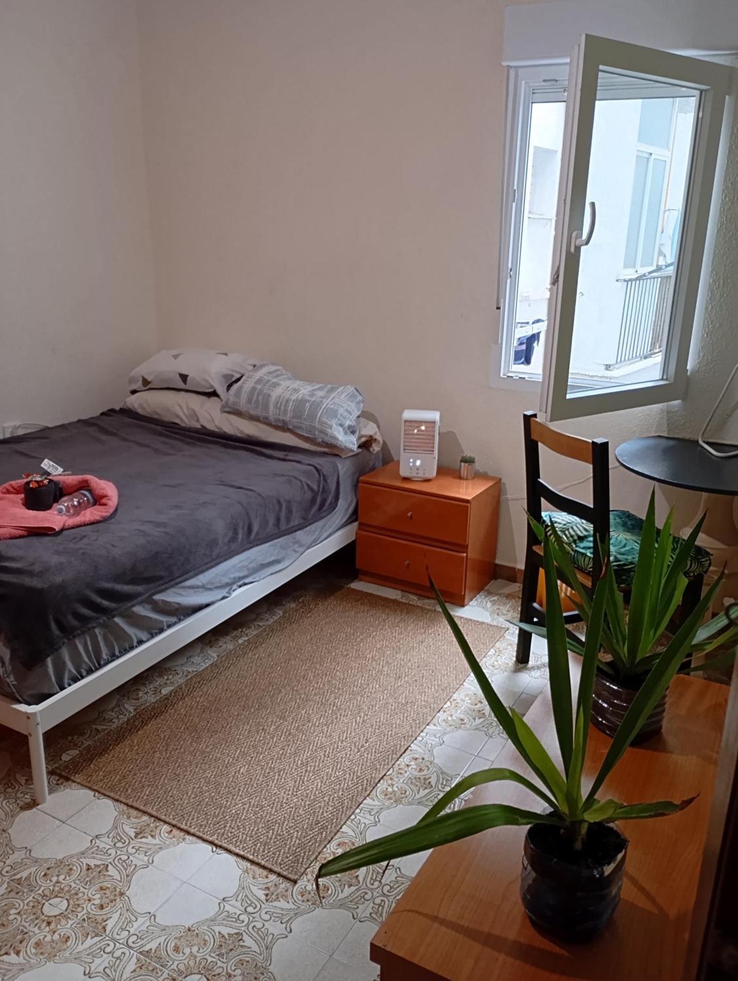 Grosses Modernes Zimmer "Silber" Fuer 2 Personen Und Katzenliebhaber Valencia Bagian luar foto