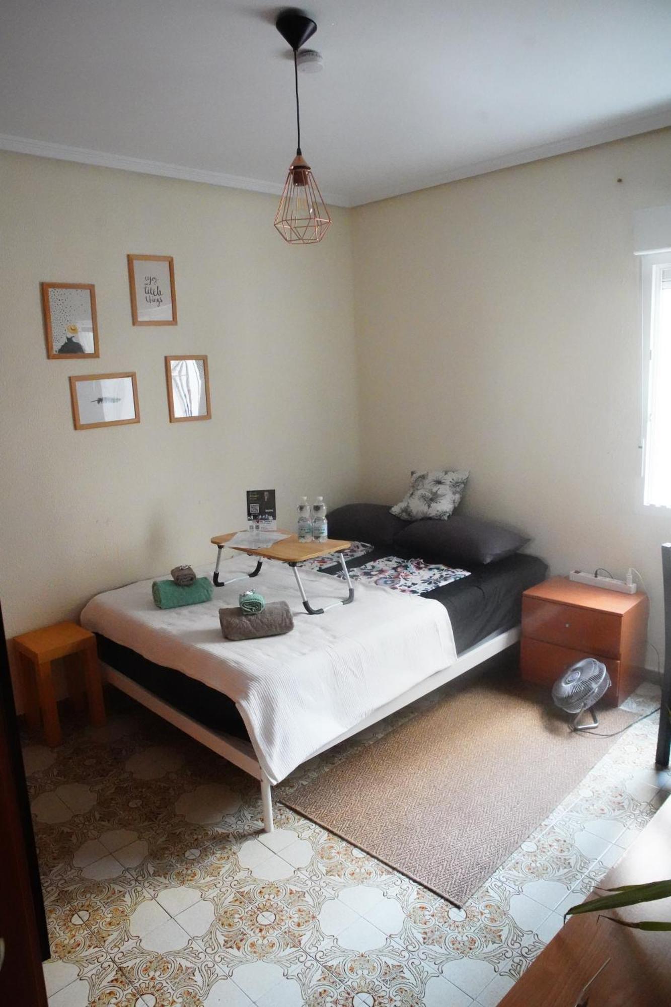 Grosses Modernes Zimmer "Silber" Fuer 2 Personen Und Katzenliebhaber Valencia Bagian luar foto