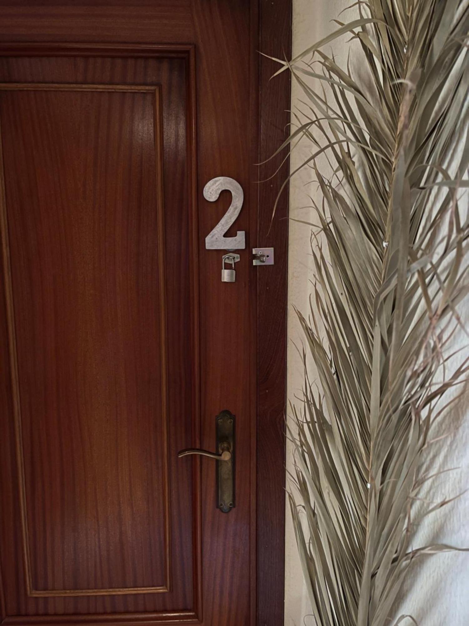 Grosses Modernes Zimmer "Silber" Fuer 2 Personen Und Katzenliebhaber Valencia Bagian luar foto