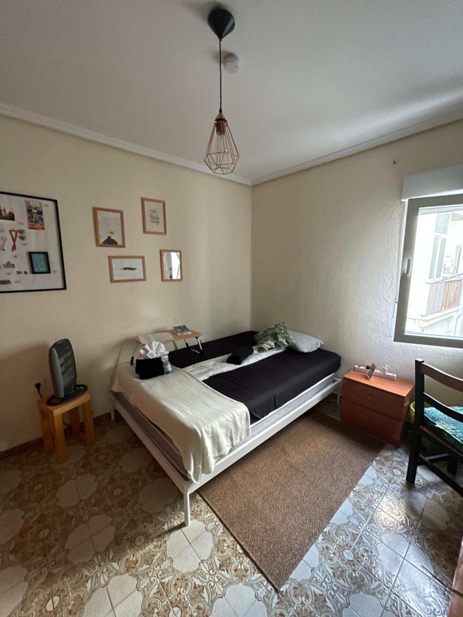 Grosses Modernes Zimmer "Silber" Fuer 2 Personen Und Katzenliebhaber Valencia Bagian luar foto